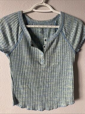 American Eagle sz M Women’s Ribbed Short-Sleeve Henley Top Light Blue/Green EUC